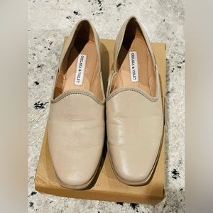 7 CHELSEA & VIOLET Comfortable Beige Leather Flats (Only worn twice)